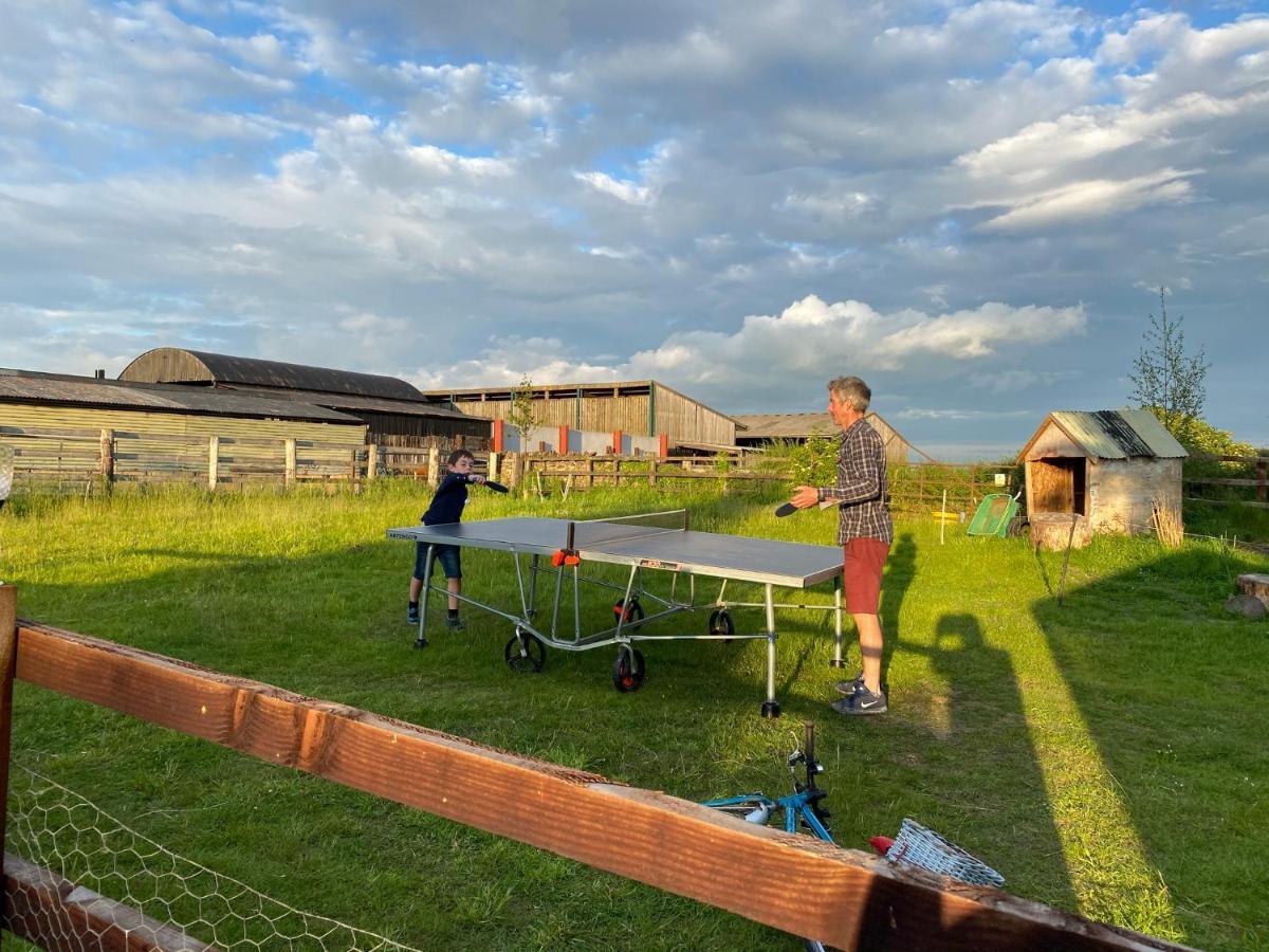 Rew Farm Country & Equestrian Accommodation - Sunrise Lodge Мелкшам Екстериор снимка